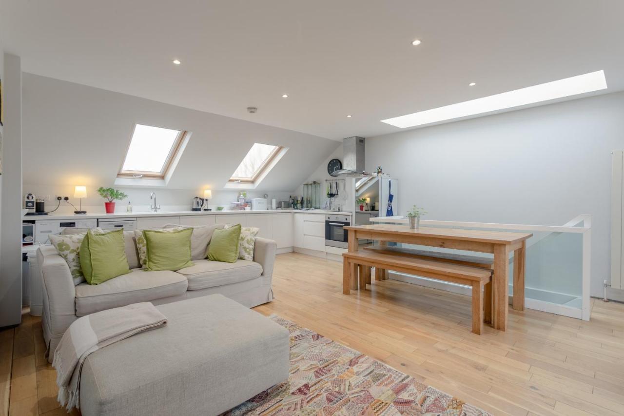 2 Bedroom Apartment Hammersmith Grove Sleeps 4 Londres Exterior foto